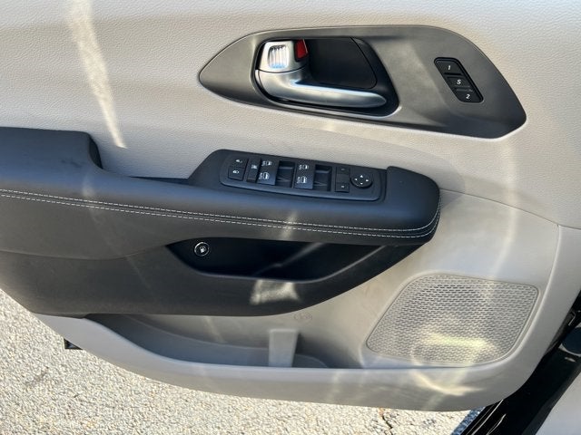 2024 Chrysler Pacifica Hybrid PACIFICA PLUG-IN HYBRID SELECT